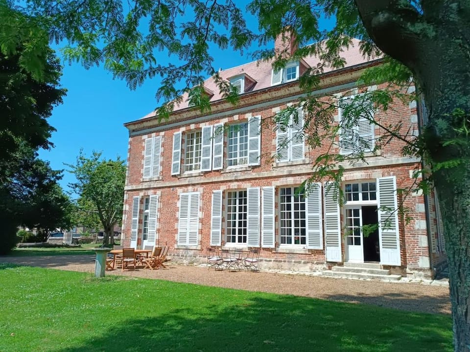 Grande maison 18ème avec parc House in Normandy