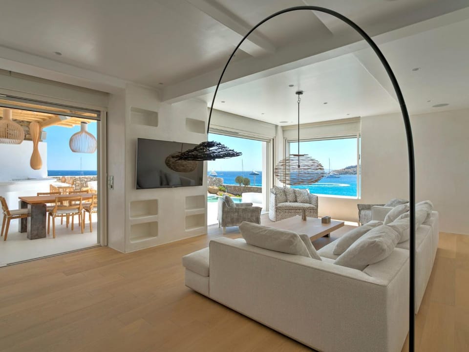 Day, Living room