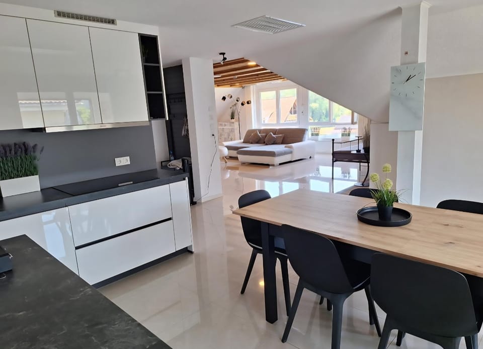 Property building, Kitchen or kitchenette, Living room