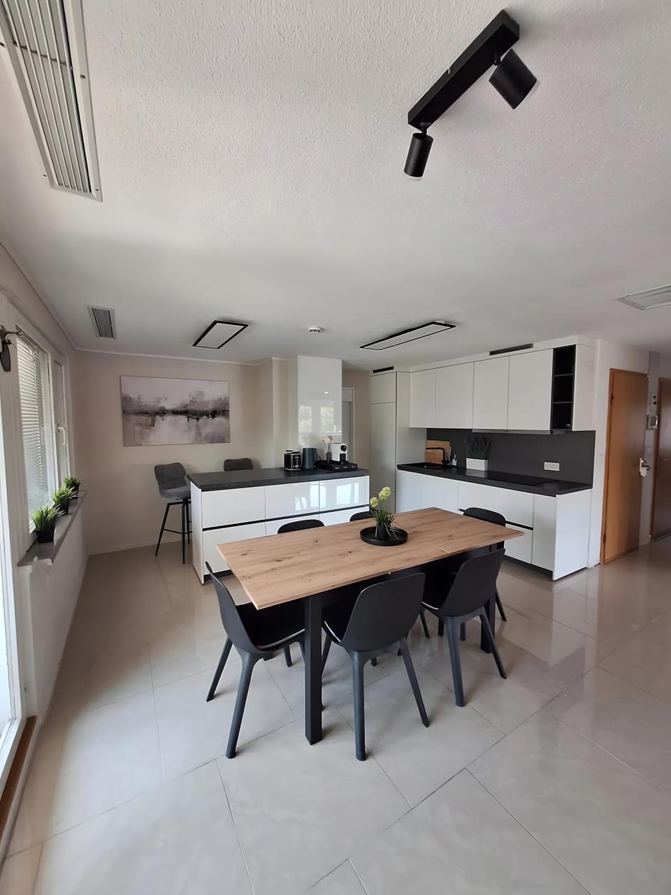 Property building, Kitchen or kitchenette, Living room