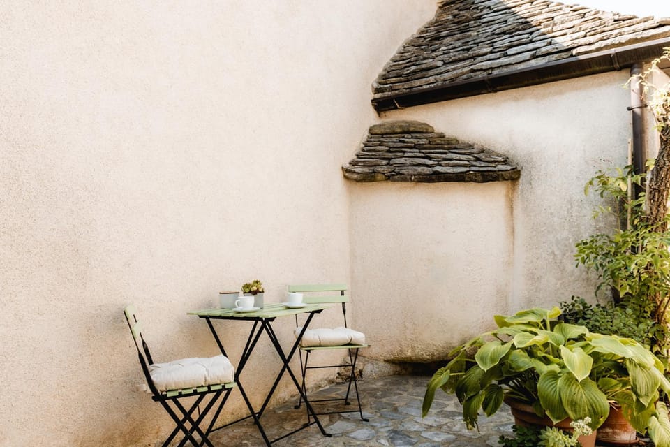 Patio, Facade/entrance