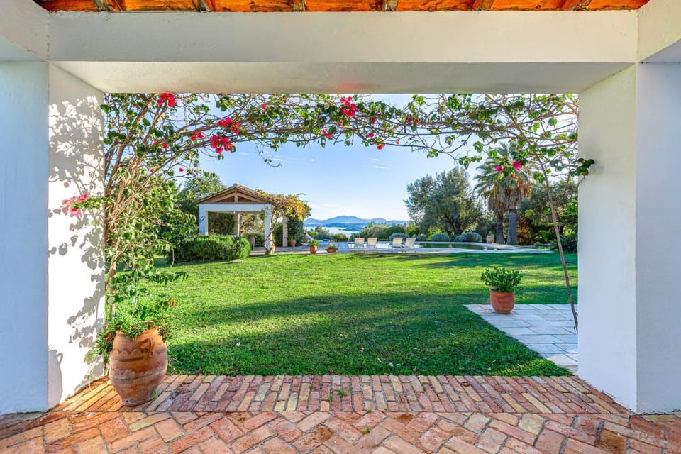 Garden view, Sea view