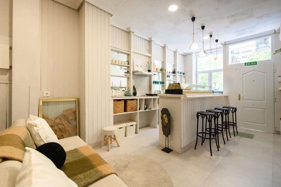 PVB40 - Loft creativo con barra y estilo único moderno Apartment in Madrid