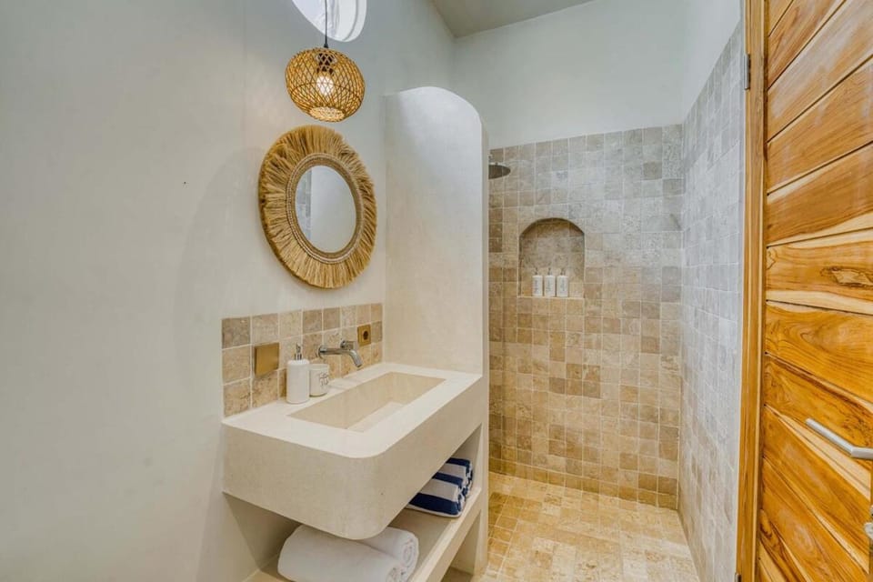 Villa Floripa Stylish 2BR Near Nyang Nyang Beach Villa in Bali