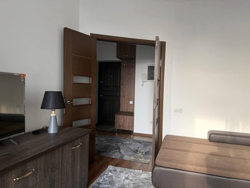 Photo of the whole room, Seating area, wardrobe