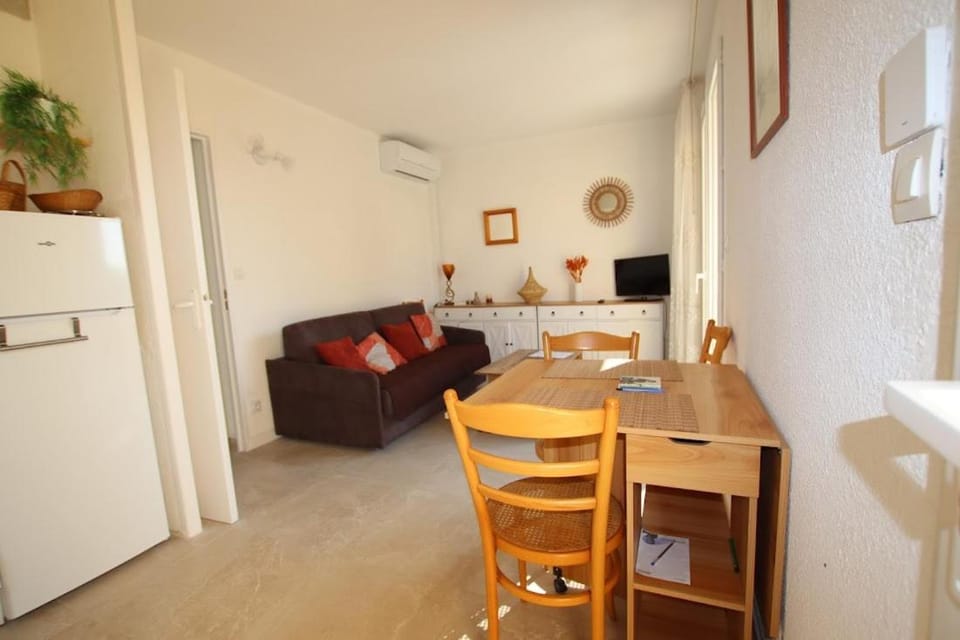 Appartement RDC avec jolie terrasse Apartment in Agde