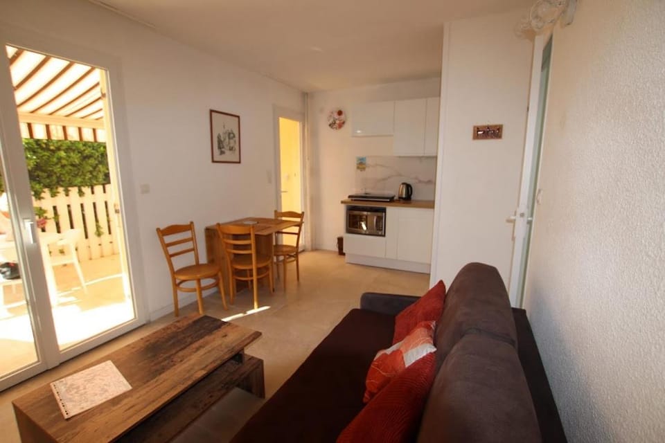 Appartement RDC avec jolie terrasse Apartment in Agde