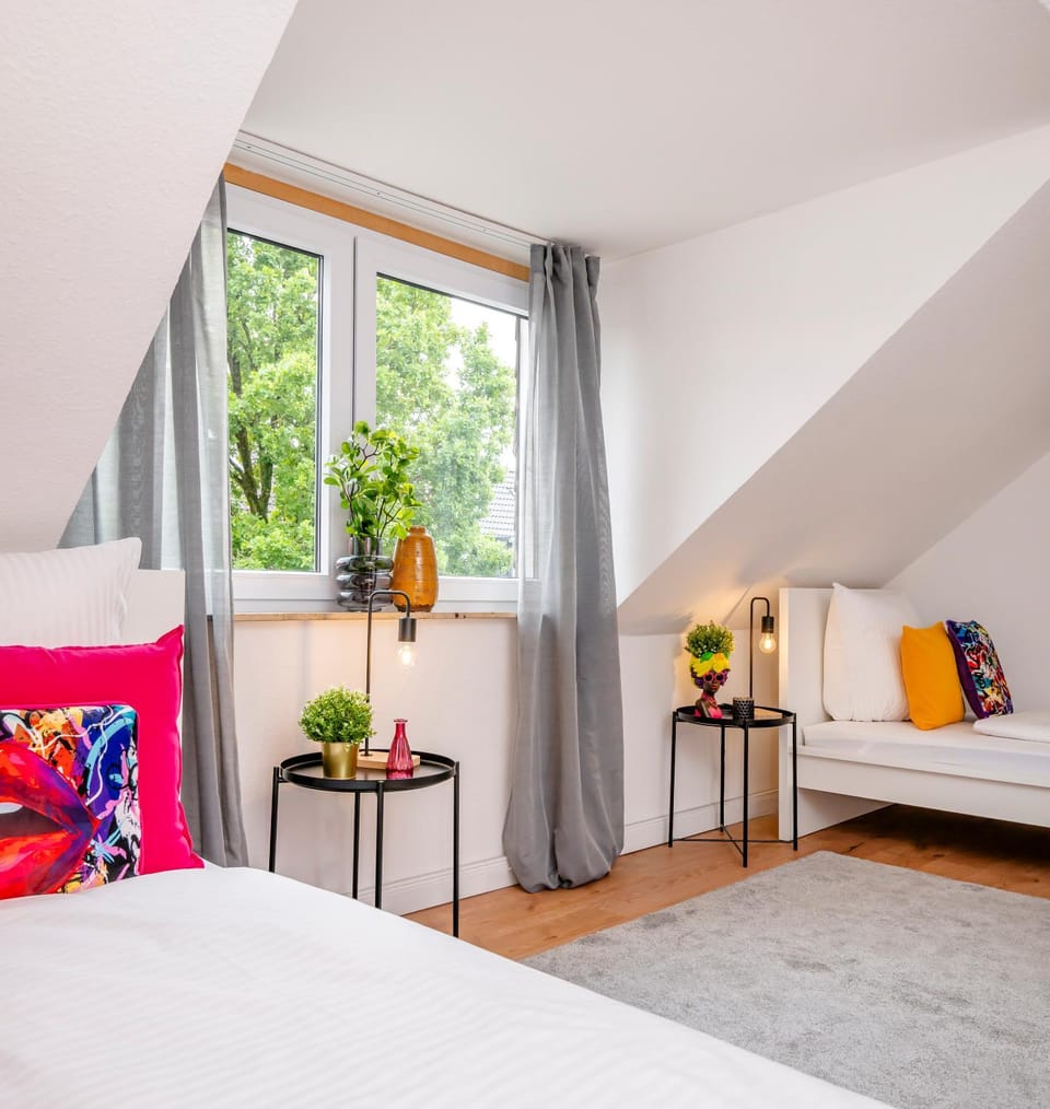 Photo of the whole room, Bedroom