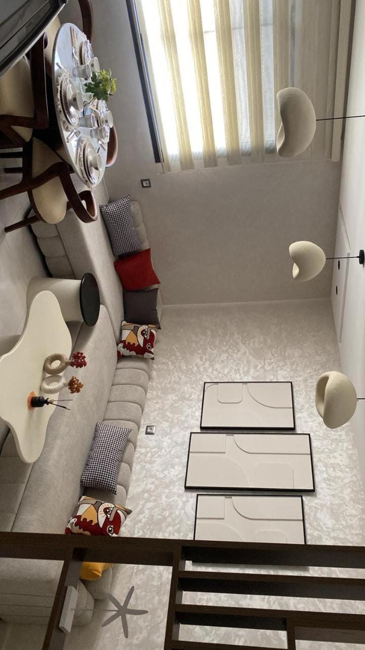 Bed, Living room, Photo of the whole room, Seating area, Dining area, Bedroom