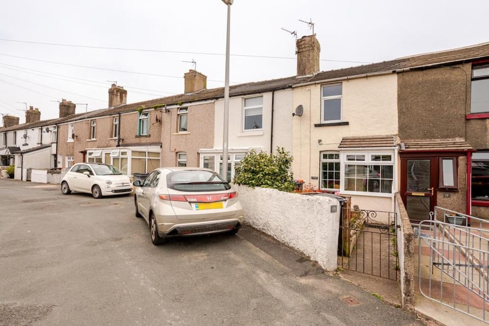 Neighbourhood, Street view