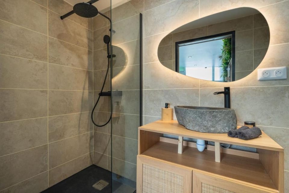 Love room Aubagne Apartment in French Riviera