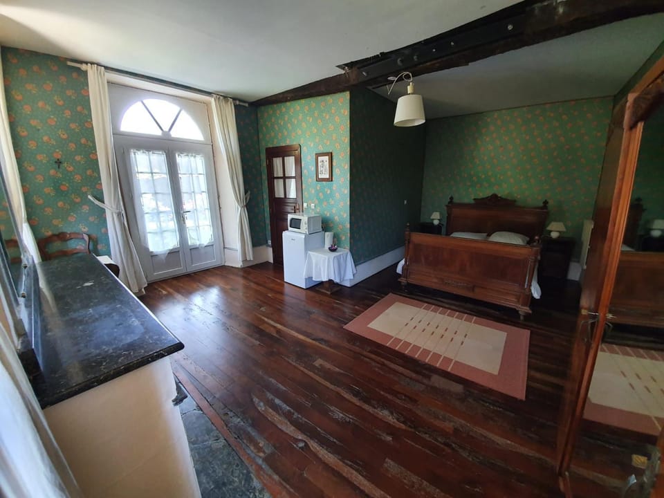 Chambre - Maison de Maître du XVIIè Bed and Breakfast in Occitanie