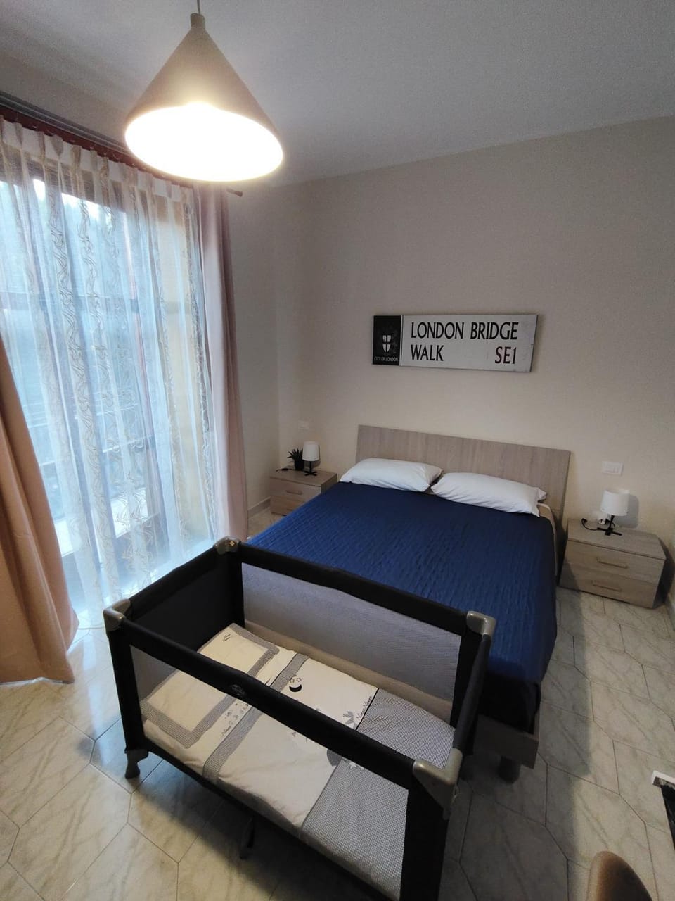 Bedroom, cot
