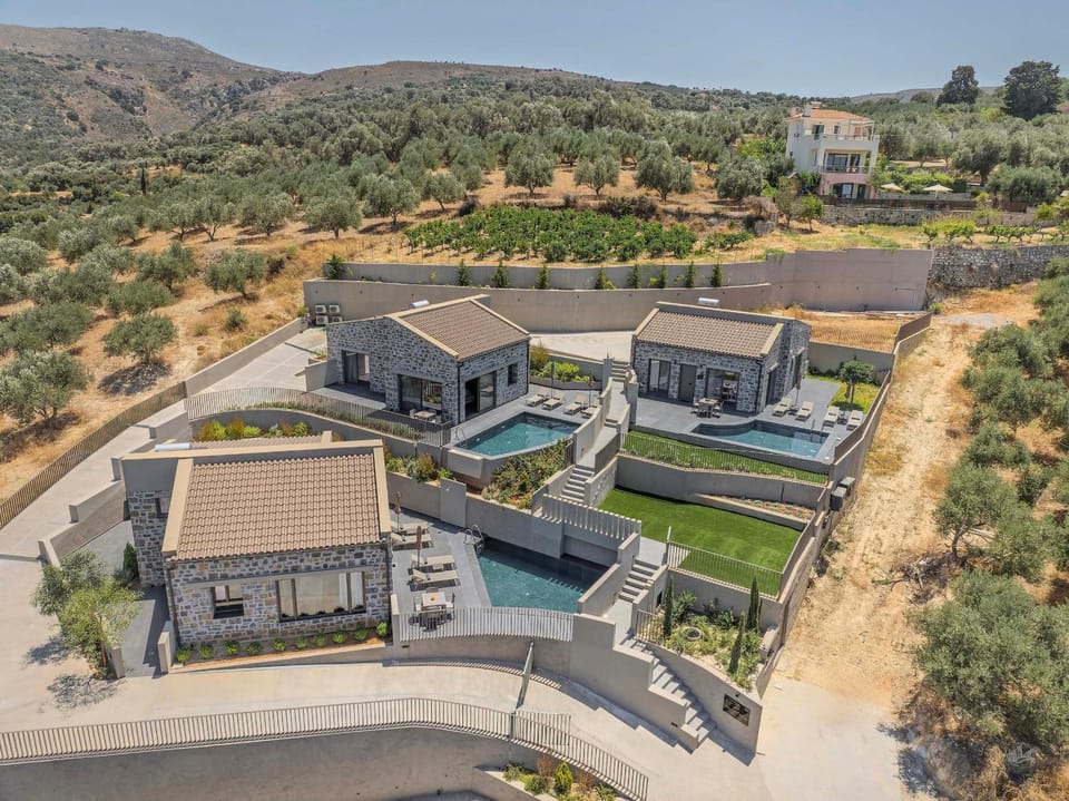 Property building, Bird's eye view, Swimming pool