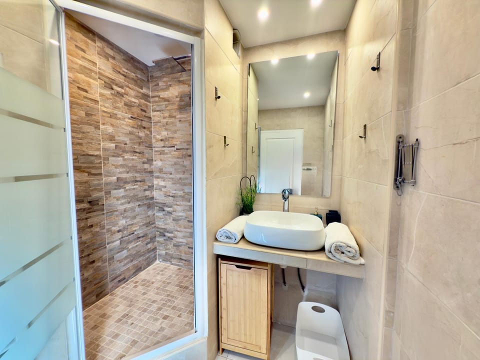 Bathroom, towels