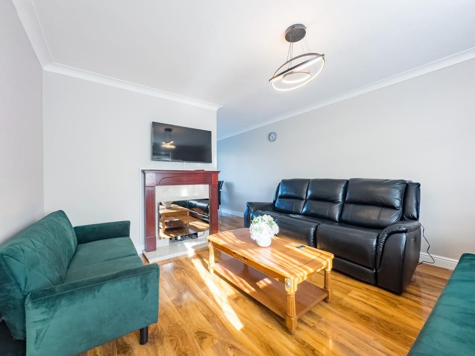 TV and multimedia, Living room, Seating area