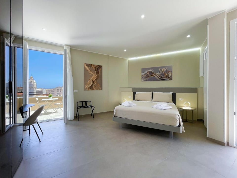 Bed, View (from property/room), Balcony/Terrace, Photo of the whole room, Bedroom, towels