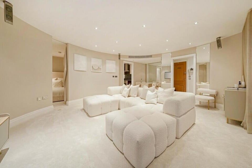 Living room, Seating area, furniture