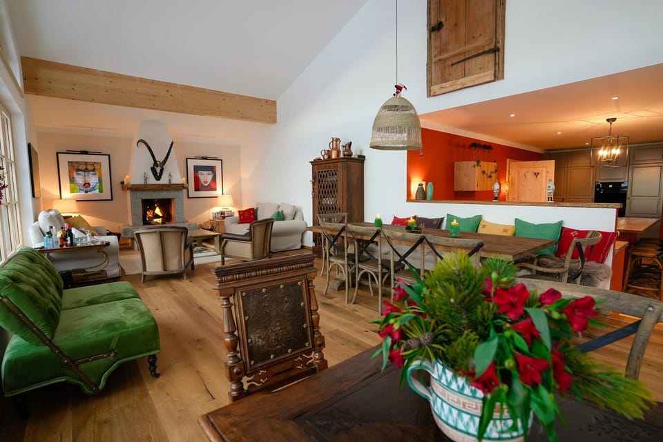 Living room, Dining area
