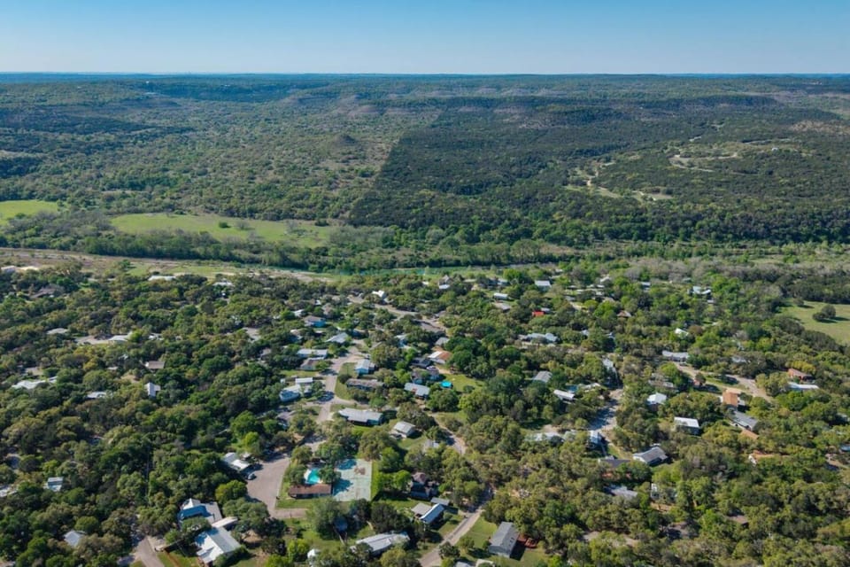 NEW Campfire Cottage River Access Shared Pool House in Canyon Lake