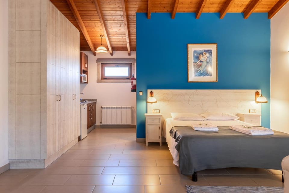 Bed, Living room, Photo of the whole room, Bedroom