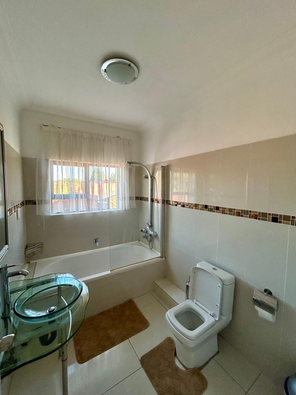 Shower, Toilet, Bathroom, Bath