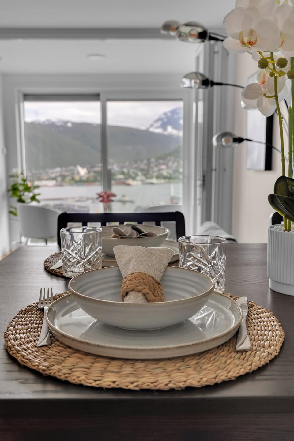 Dining area, Food, Mountain view