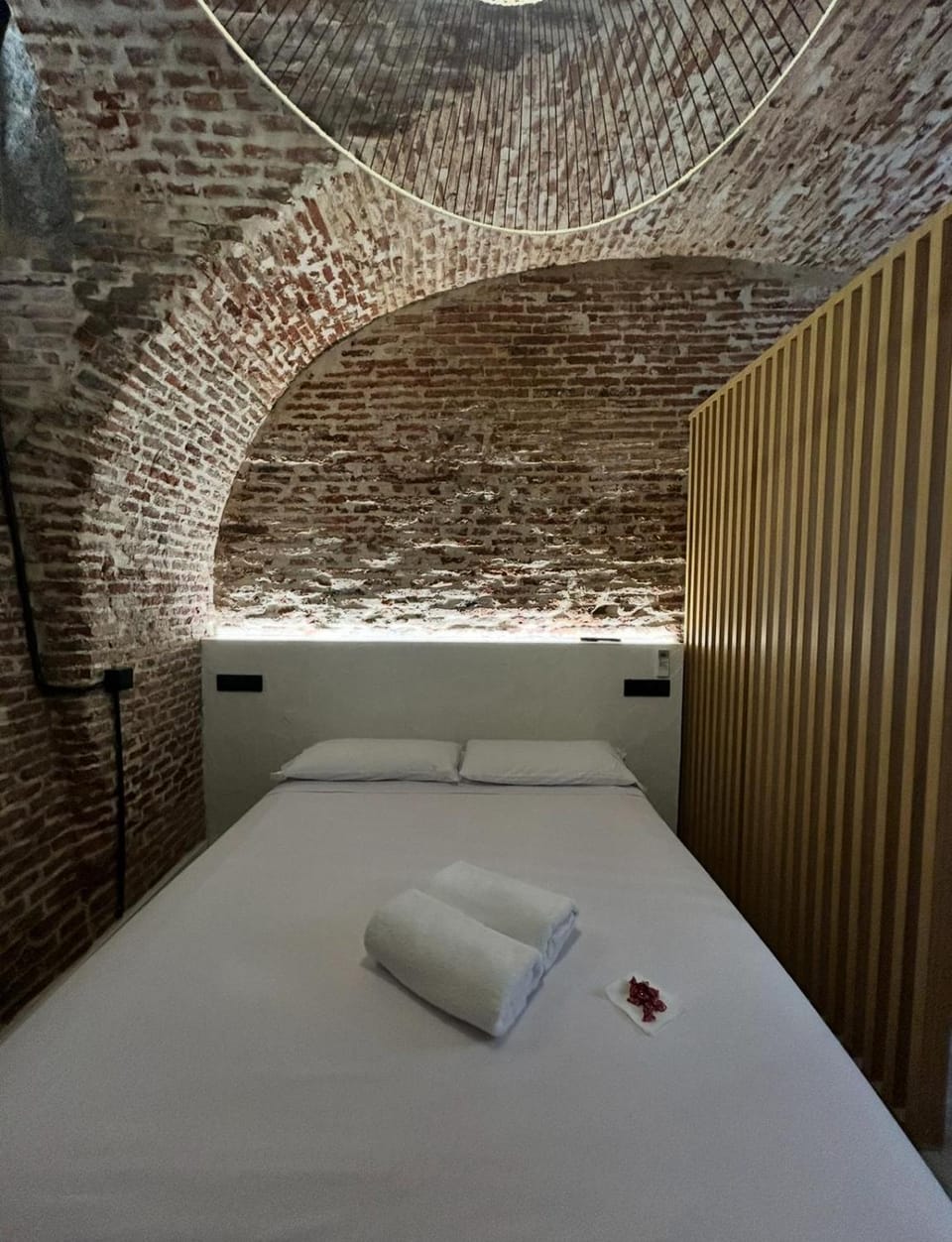 Down Atocha Capsule hotel in Centro