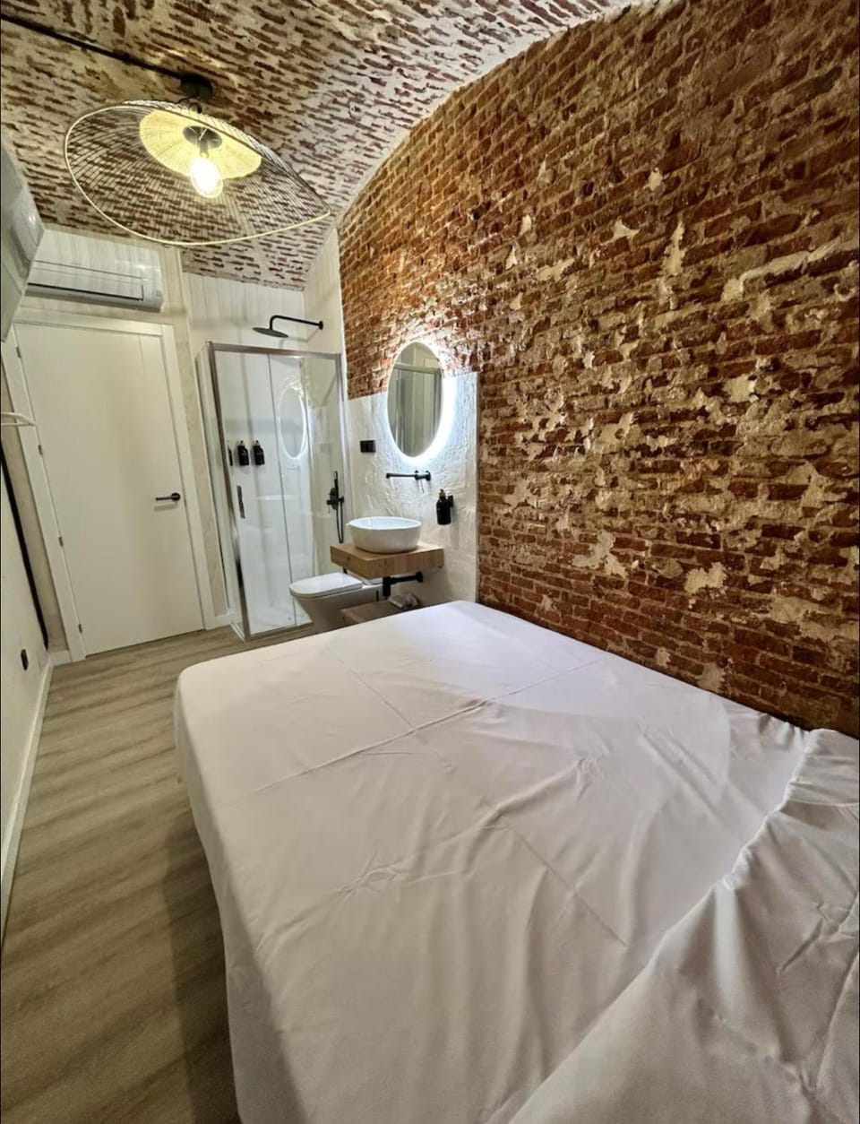 Down Atocha Capsule hotel in Centro