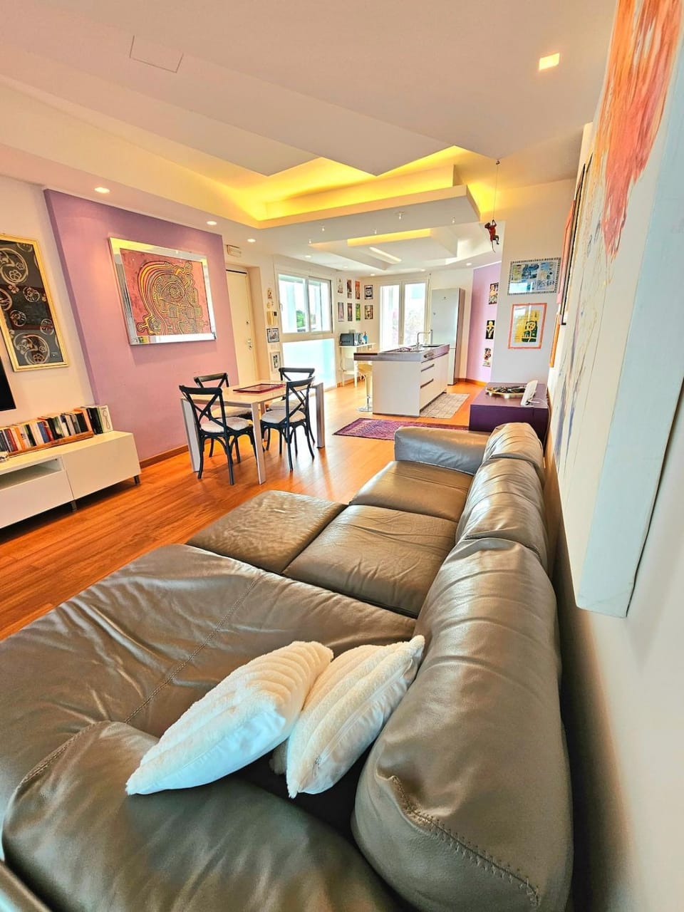 Living room, Dining area