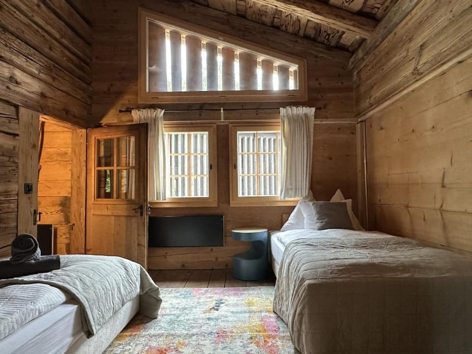 Heidi's Hideout - Private historic chalet by Heiti Gstaad Apartment in Saanen