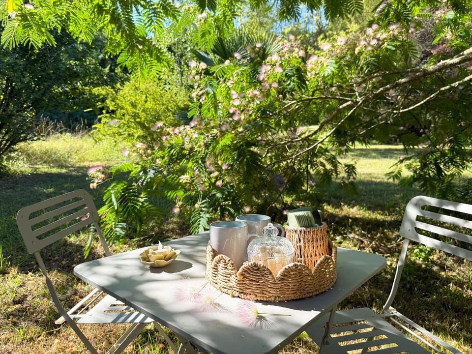 Dining area, Garden view