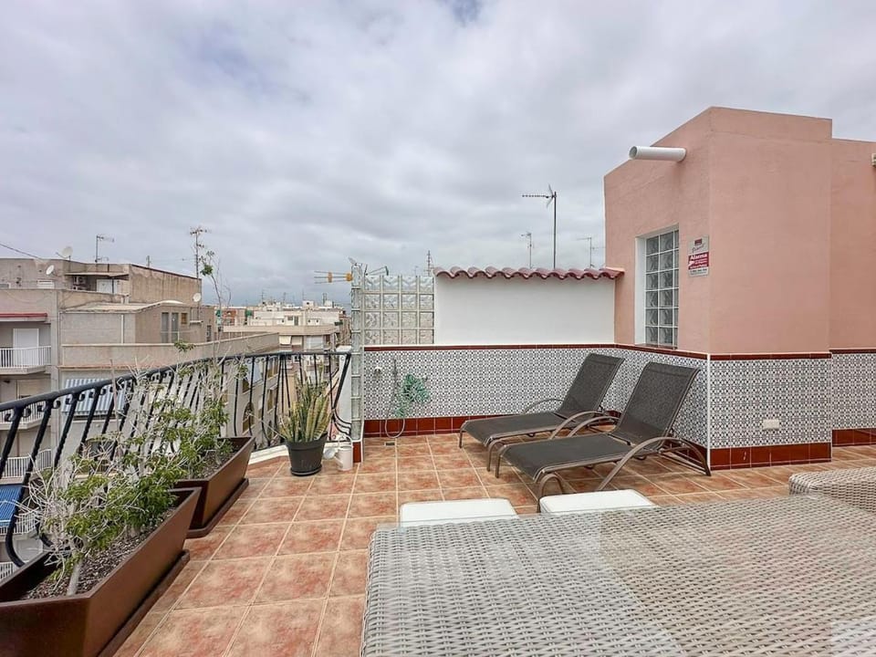 Sunny penthouse in the centre of Santa Pola Apartment in Santa Pola