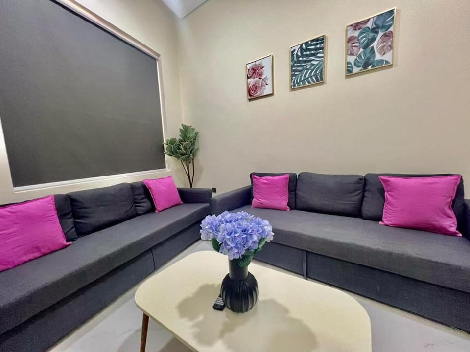 Karama Palace Home Apartment in Dubai