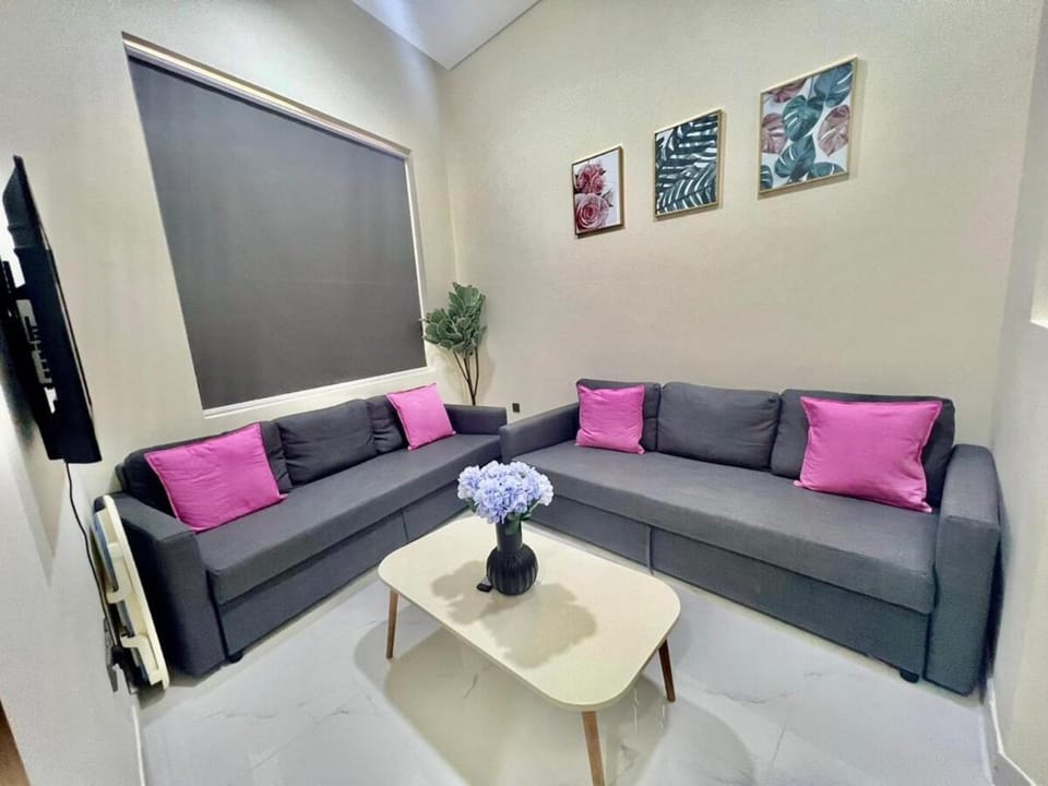 Karama Palace Home Apartment in Dubai