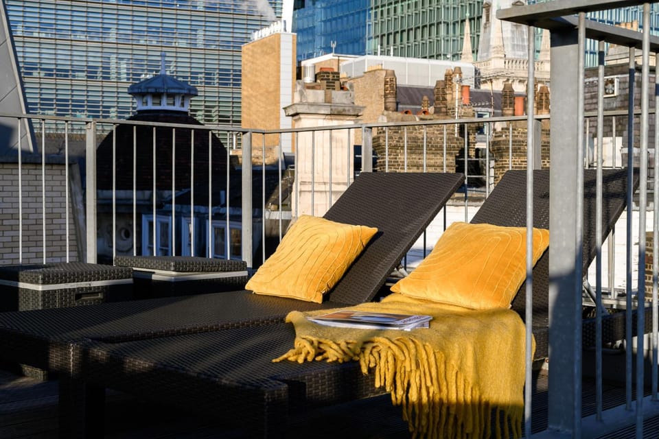 Balcony/Terrace, sunbed