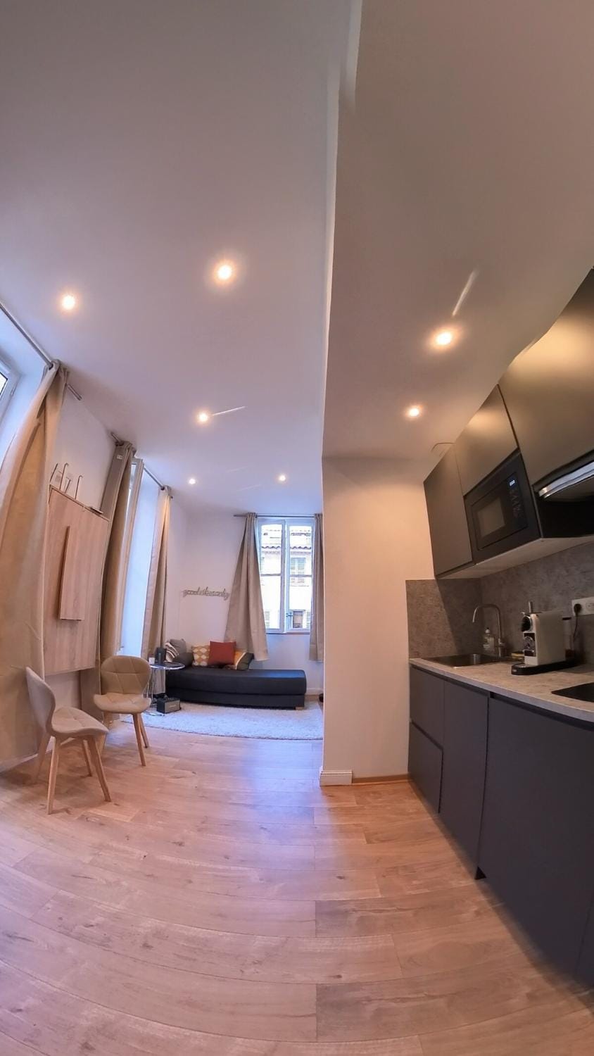 Appartement dans le centre historique de Toulon Apartment in Toulon