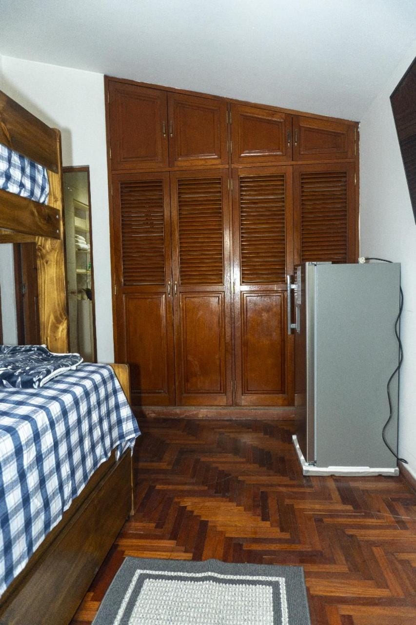 Casa en el Medio de todo Estacion tren Angamos Vacation rental in San Borja