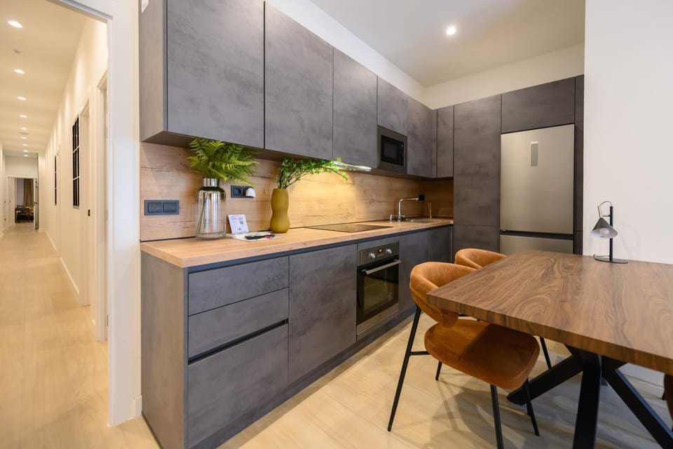 AGU230 - Piso de 4 dormitorios y 4 baños en el Centro de Madrid Apartment in Centro