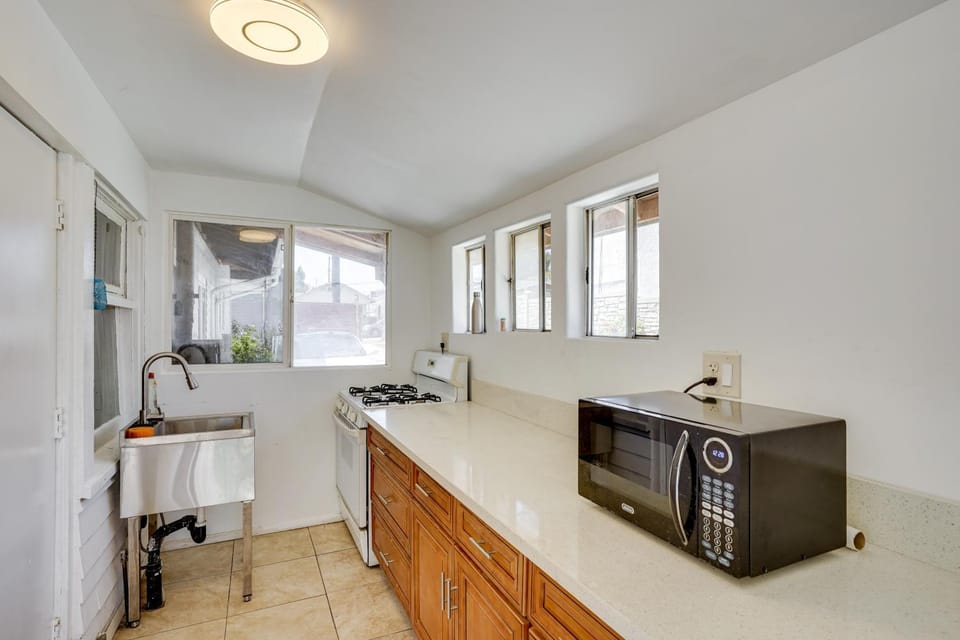 3 Mi to Beaches: Low-Key San Pedro Rental! Apartment in San Pedro