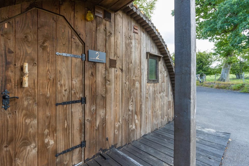 Pod2 - Powys River Pods - Pet Friendly Glamping Pod Builth Wells Powys Wales House in Treflys