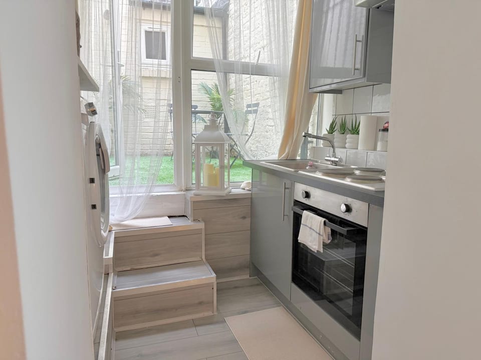 Central Studio with Private Patio Apartment in City of Westminster