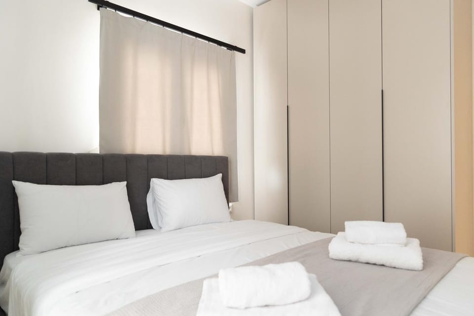 Bed, Photo of the whole room, Bedroom, towels, wardrobe