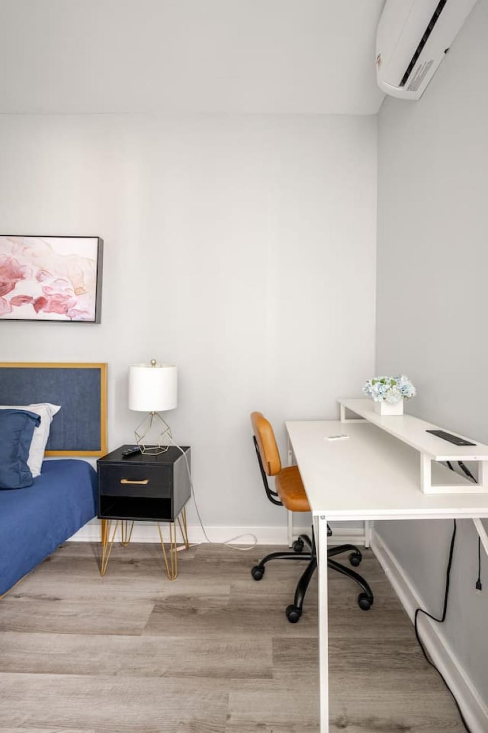 Modern 2 Bed in BlackRock Apartment in Bridgeport