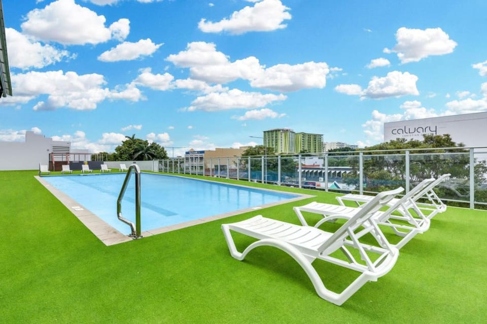 Pool view, Swimming pool, sunbed
