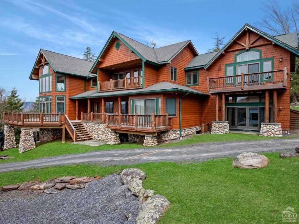 Luxury Windham 8BR Lodge House in Windham