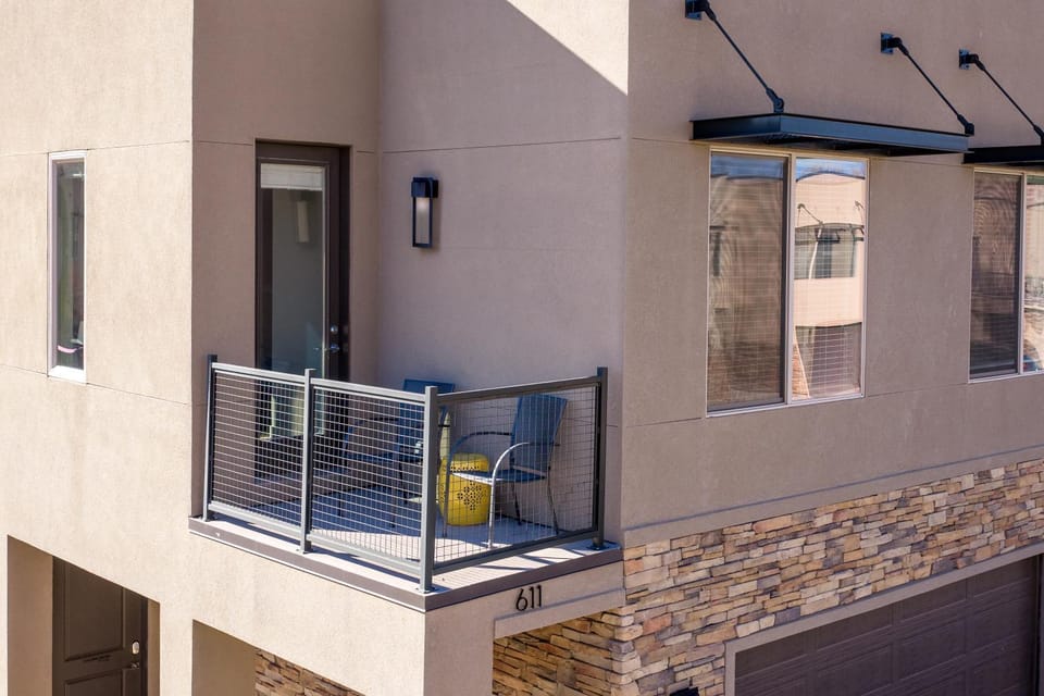 Property building, Balcony/Terrace