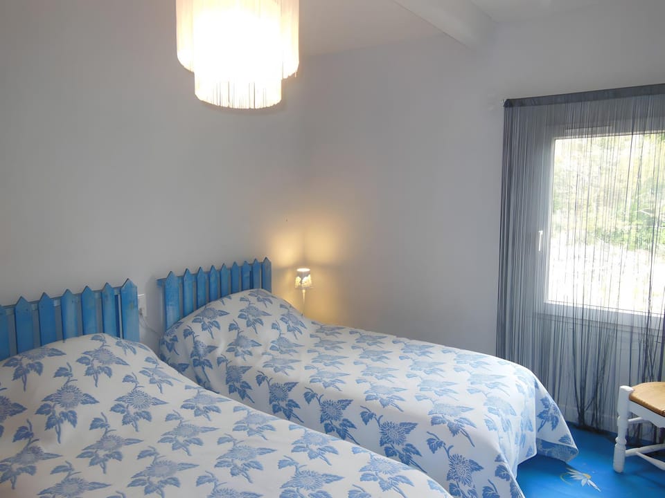 Property building, Living room, Bedroom