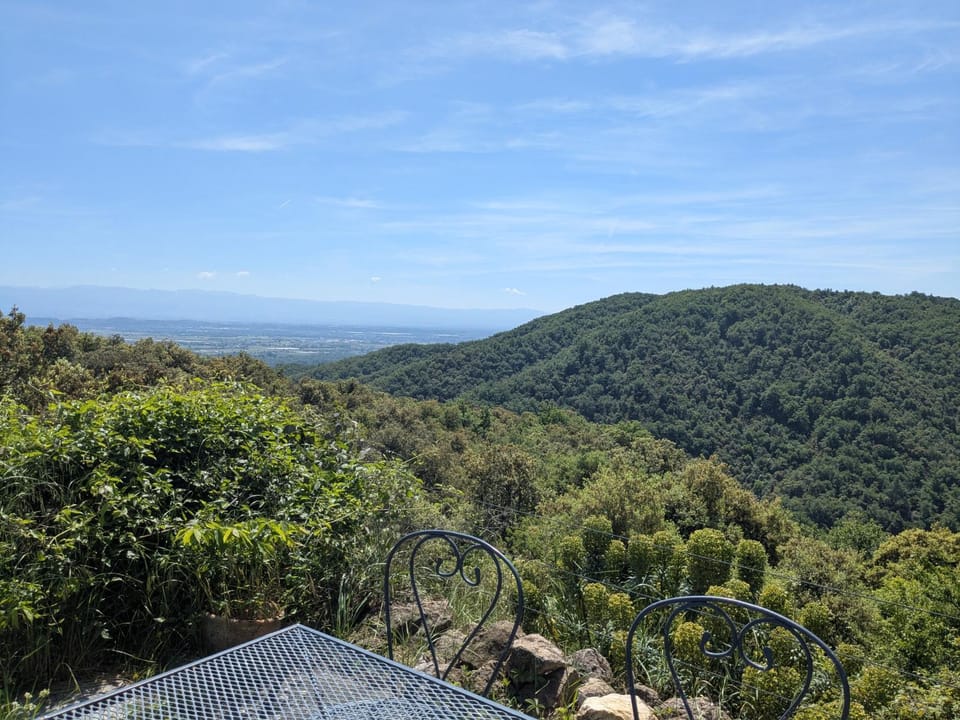 Dojo avec gîte tout confort dans nature ardéchoise House in Provence