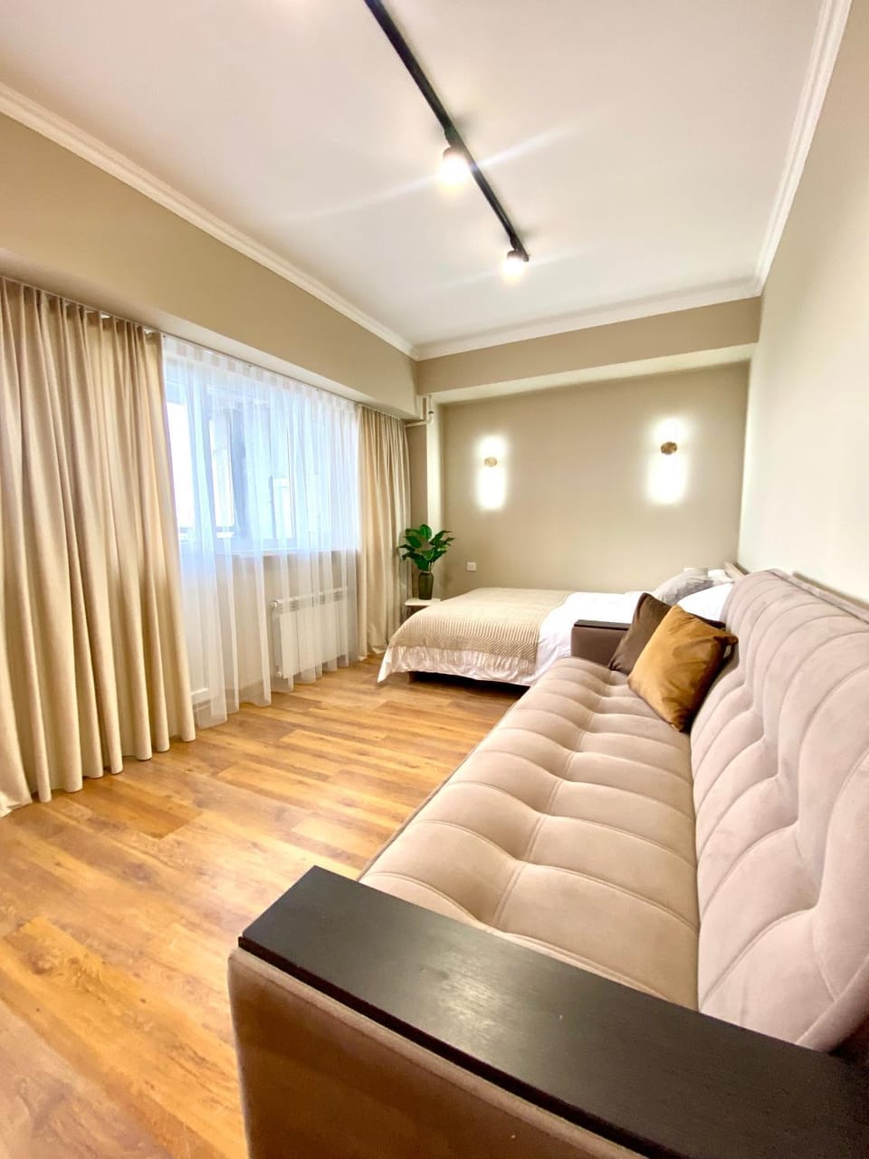 3 room Dostyk Plaza Apartment in Almaty